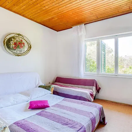Simplistic In Ibenik Near Sea Apartment *