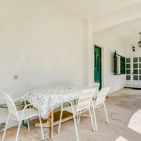 Apartment Simplistic In Ibenik Near Sea